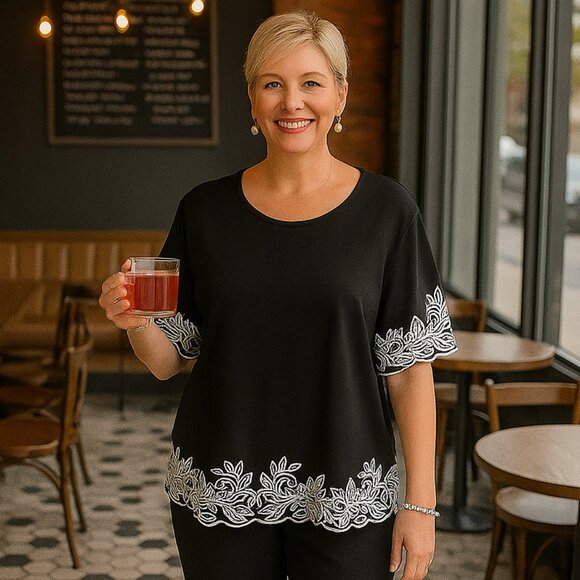 Alfred Dunner Petite Black & White Trim Top - Picture 3 of 8